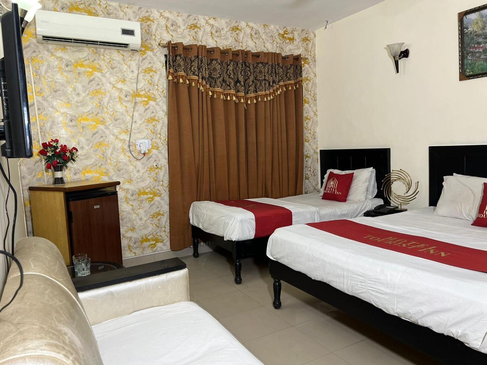 Hotel Tourist Inn Lahore Exterior photo